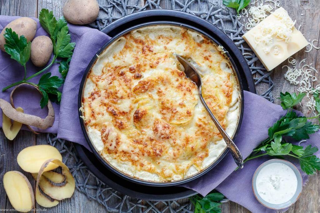 Kartoffelgratin Rezept klassisch und einfach - emmikochteinfach Kartoffelgratin Rezept klassisch und einfach - emmikochteinfach