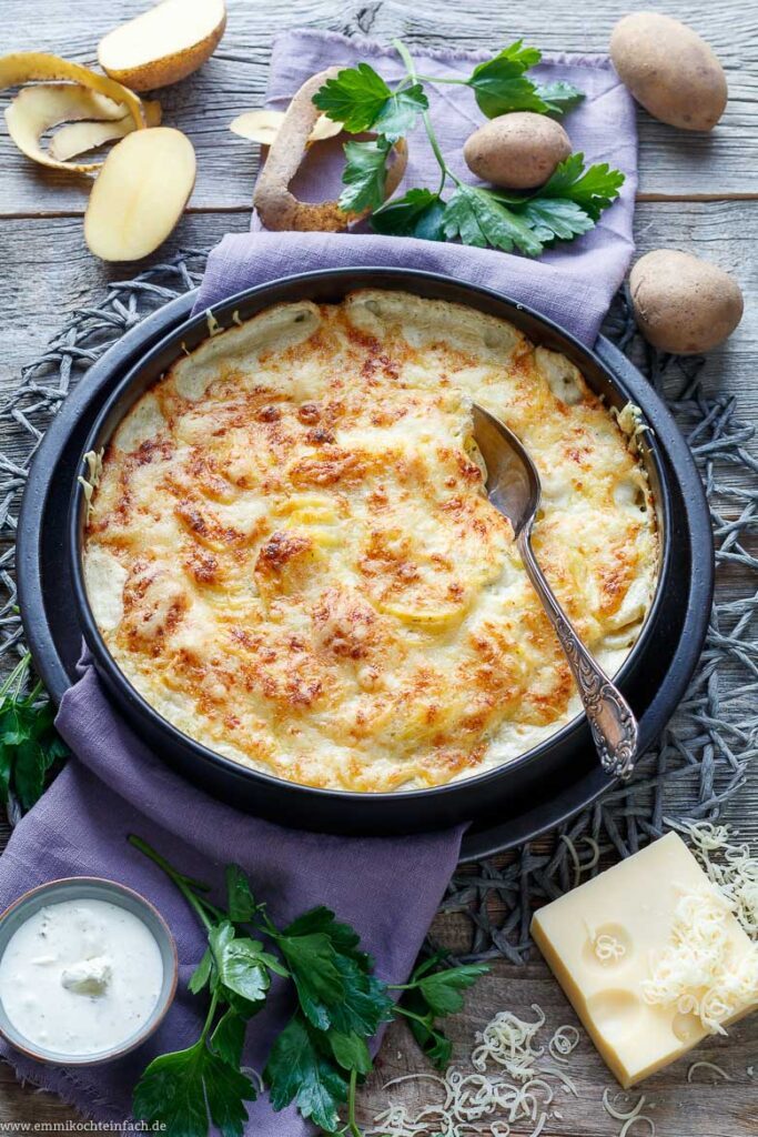 Kartoffelgratin Rezept klassisch und einfach - emmikochteinfach