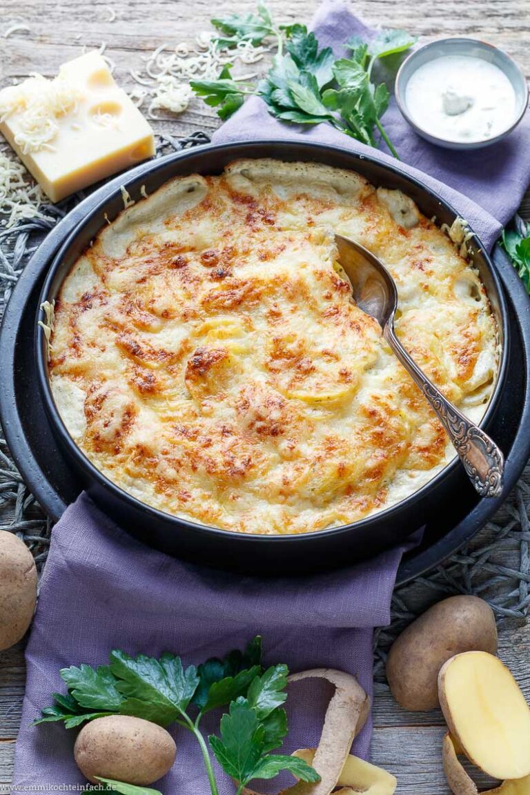 Kartoffelgratin Rezept klassisch und einfach - emmikochteinfach