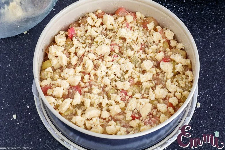 Streusel Topping für den Rhabarberkuchen mit Streusel- www.emmikochteinfach.de