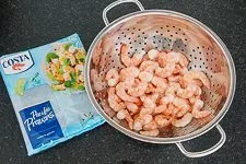 Garnelen vorbereiten für Rotes Thai-Curry