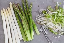 Spargelquiche mit weissem und grünen Spargel - www.emmikochteinfach.de