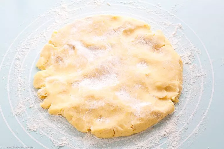 Quiche Teig Rezept - einfach und schnell - www.emmikochteinfach.de