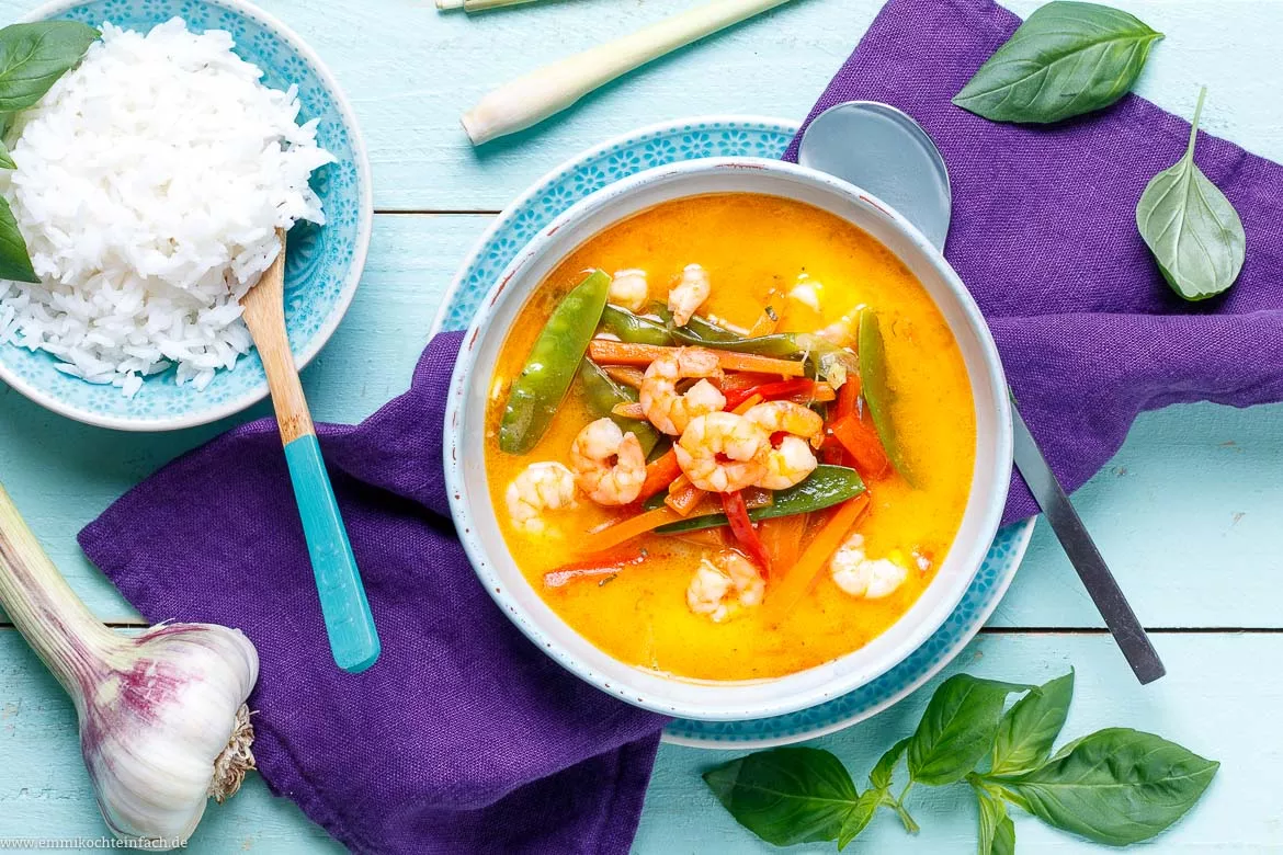 Rotes Thai Curry Rezept mit Garnelen und Reis