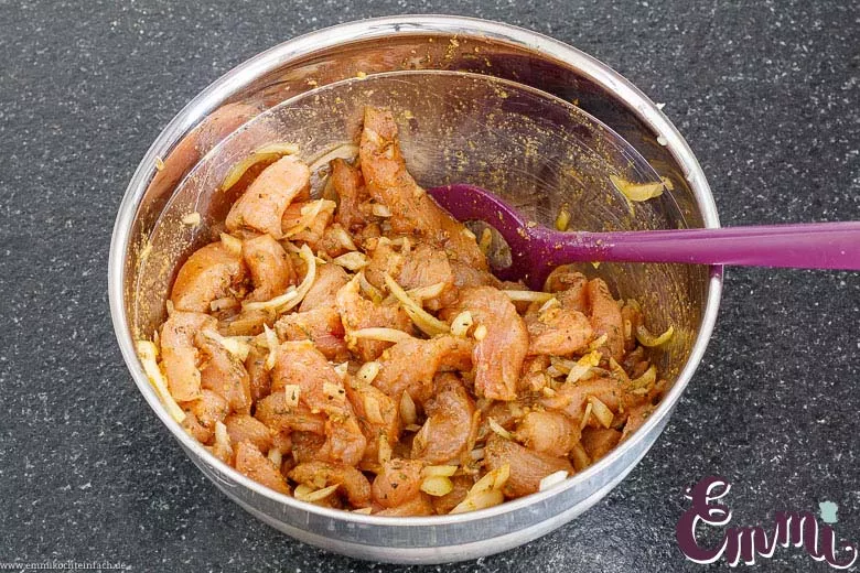 Gyrosfleisch marinieren - www.emmikochteinfach.de