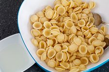 Italienischer Nudelsalat mit Pesto und Rucola - www.emmikochteinfach.de