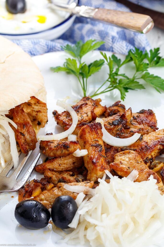 Einfaches Gyros Rezept wie beim Griechen emmikochteinfach Einfaches Gyros Rezept wie beim Griechen emmikochteinfach