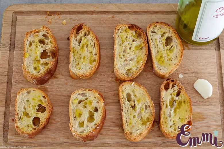 Bruschetta Brot vorbereiten - www.emmikochteinfach.de