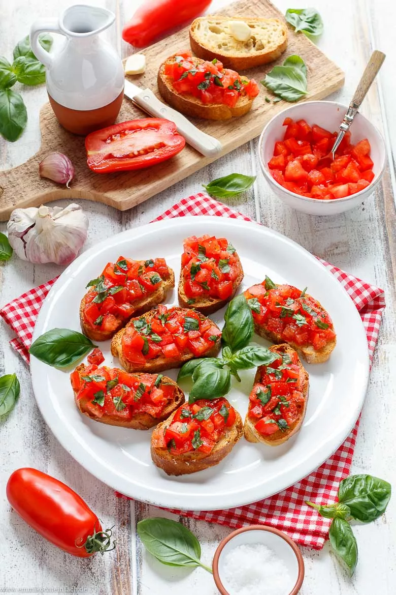 Original Bruschetta Rezept mit Tomaten - www.emmikochteinfach.de