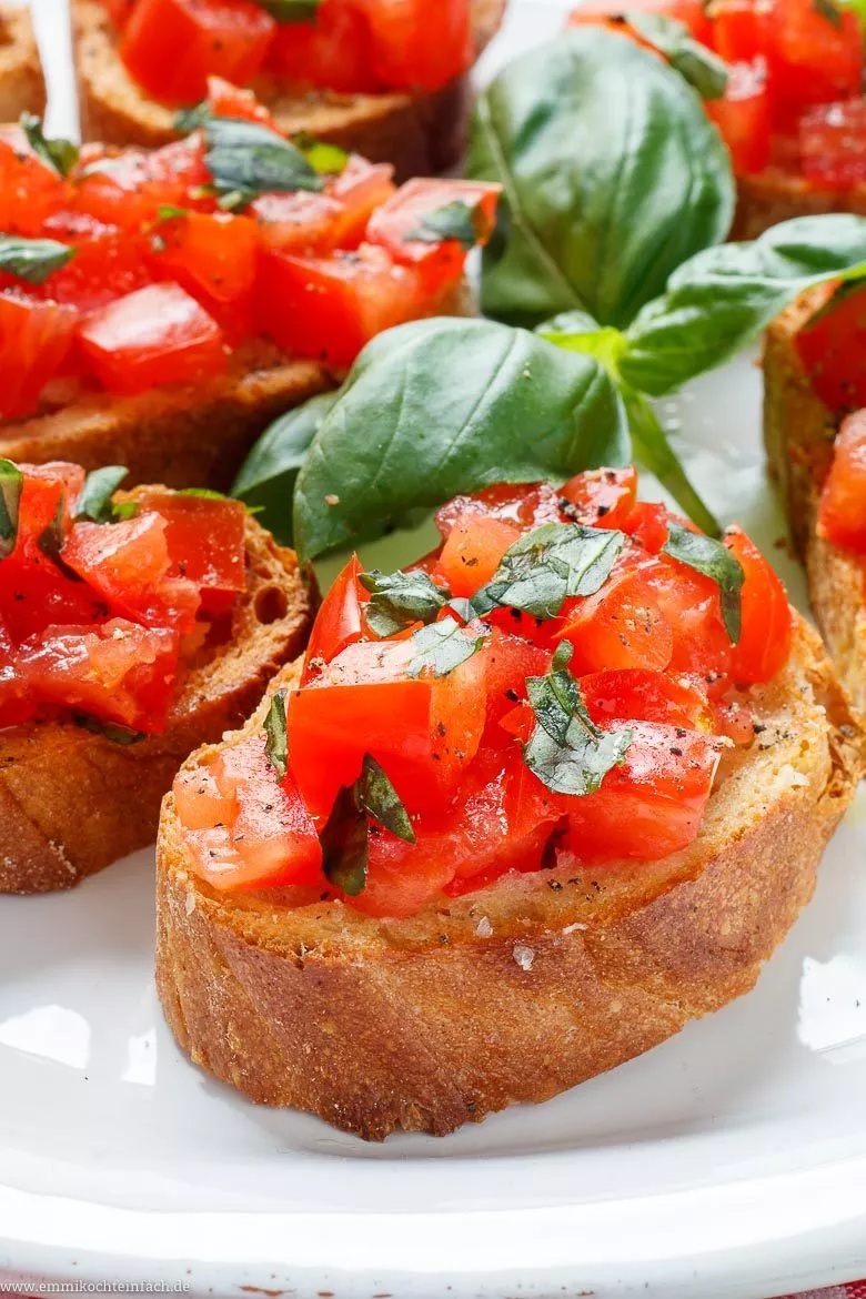 Original Bruschetta Rezept mit Tomaten - www.emmikochteinfach.de