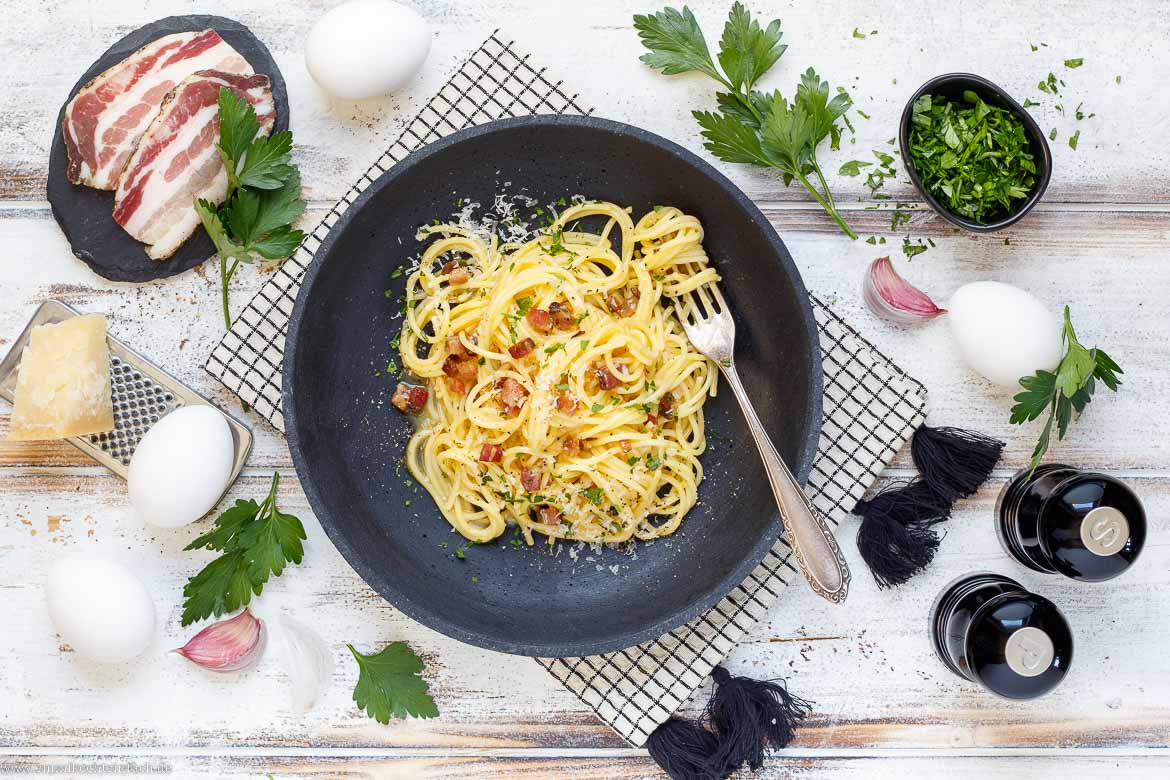 Original Spaghetti Carbonara Rezept - emmikochteinfach