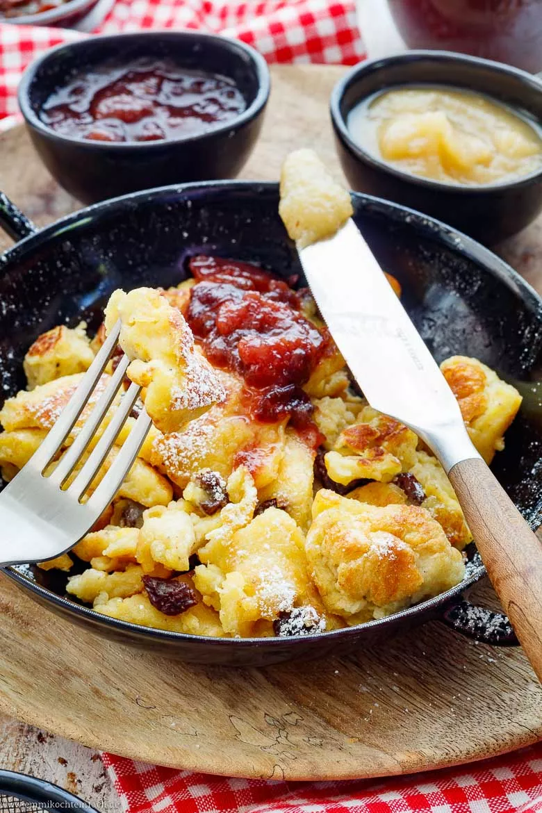 Kaiserschmarrn ganz klassisch & einfach - www.emmikochteinfach.de