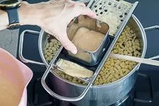 Omas Spätzle Rezept - Spätzleteig selber machen - www.emmikochteinfach.de
