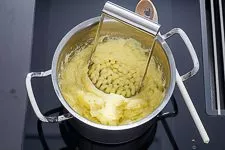 Kartoffelpüree einfach selber machen - www.emmikochteinfach.de