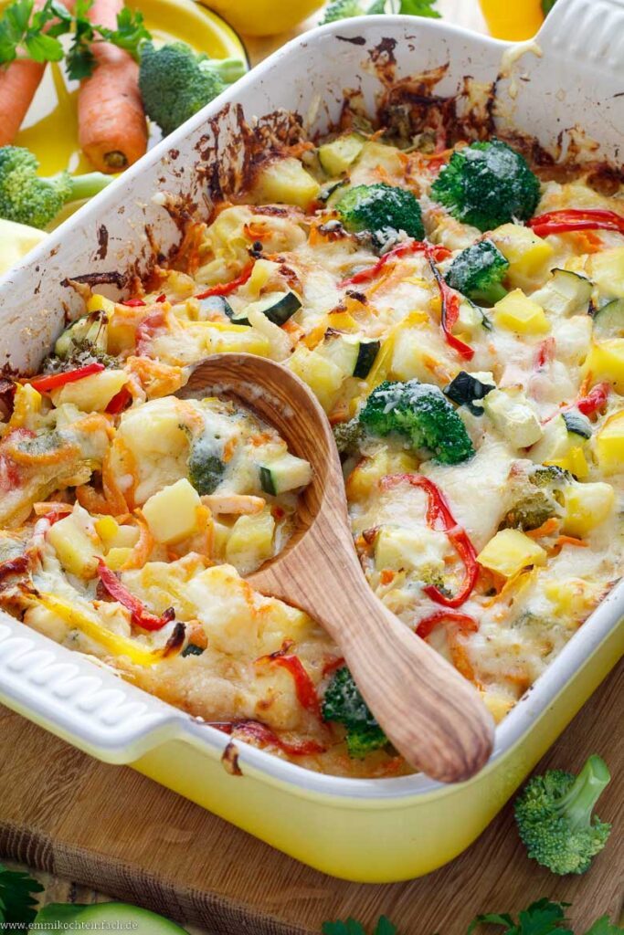 Bunter Gemüseauflauf ganz einfach - emmikochteinfach