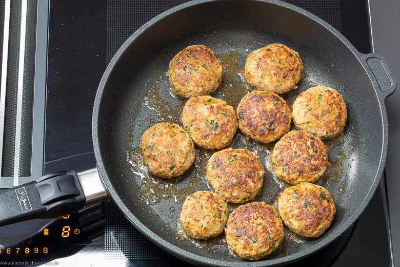 Frikkas in der Pfanne braten - www.emmikochteinfach.de