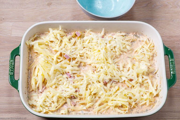 Einfacher Nudelauflauf mit Schinken &amp; Käse - emmikochteinfach