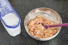 Hähnchen süss sauer Rezept - www.emmikochteinfach.de