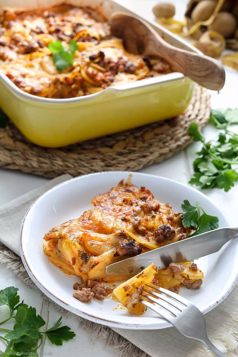 Einfacher Kartoffelauflauf mit Hackfleisch - www.emmikochteinfach.de