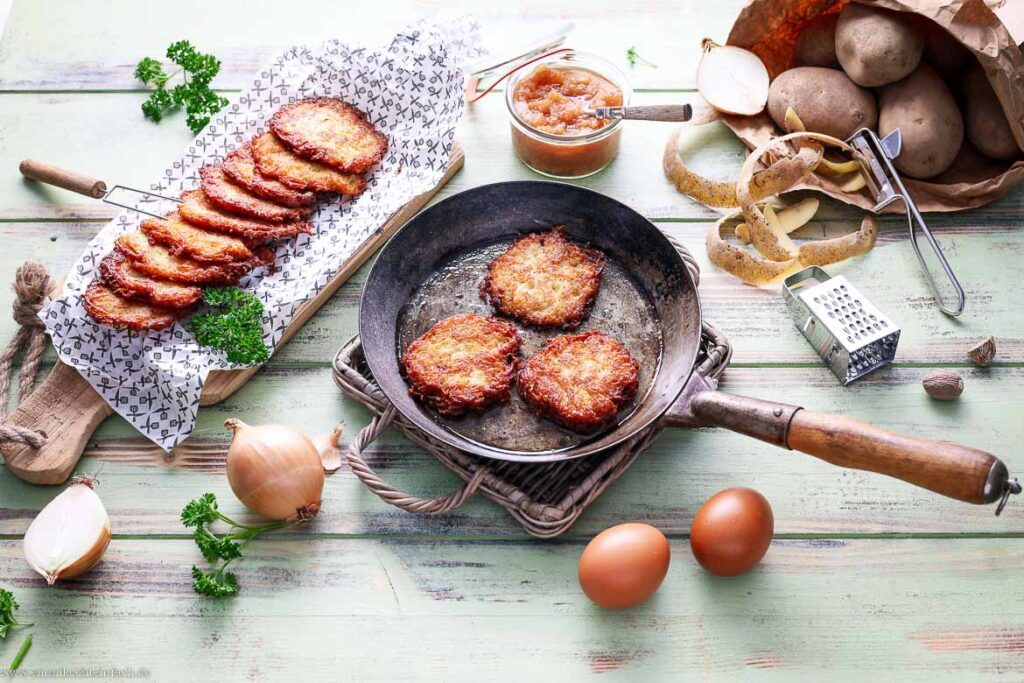 Omas Kartoffelpuffer Rezept - emmikochteinfach