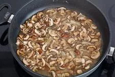 Hähnchengeschnetzeltes mit Pilzen - www.emmikochteinfach.de
