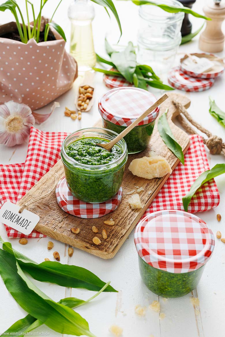 Bärlauch Pesto - www.emmikochteinfach.de