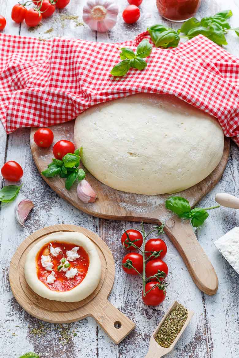 Pizzateig selber machen - www.emmikochteinfach.de