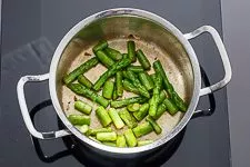 Spargelrisotto mit grünem Spargel - www.emmikochteinfach.de