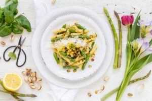 Pasta mit grünem Spargel - www.emmikochteinfach.de