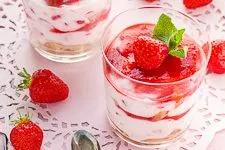 Erdbeer Tiramisu im Glas - www.emmikochteinfach.de