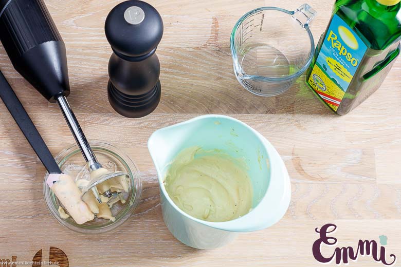 Zutaten für eine cremige Salatsoße selber machen
