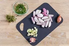 Bunte Gemüsepfanne Zutaten schneiden