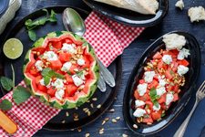 Wassermelonen Feta Salat mit Minze und Pinienkernen