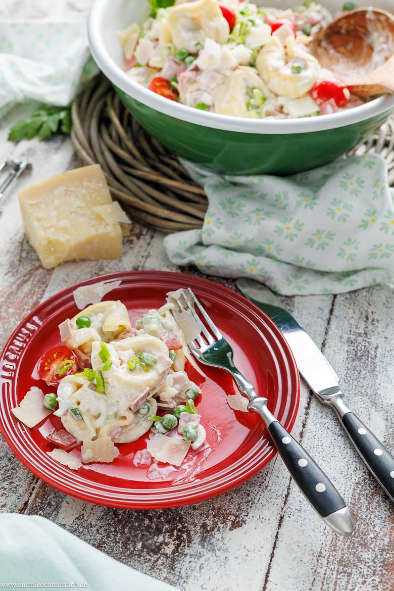 Tortellini Salat mit Schinken - emmikochteinfach