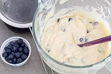 Saftiger Heidelbeerkuchen mit Joghurt