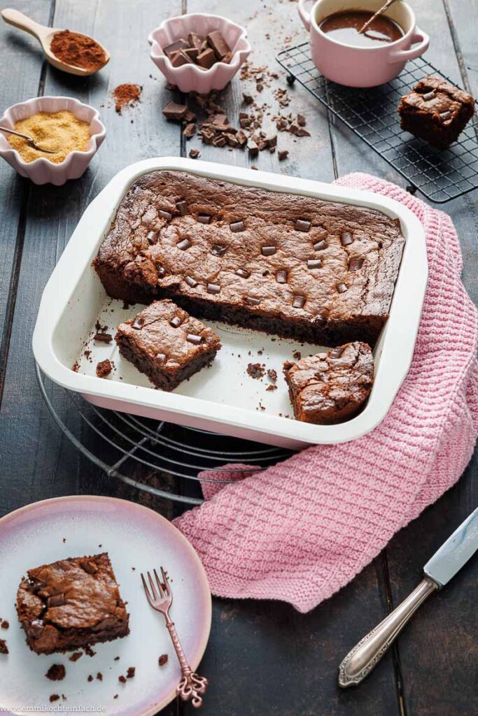 Brownie Rezept einfach & saftig emmikochteinfach