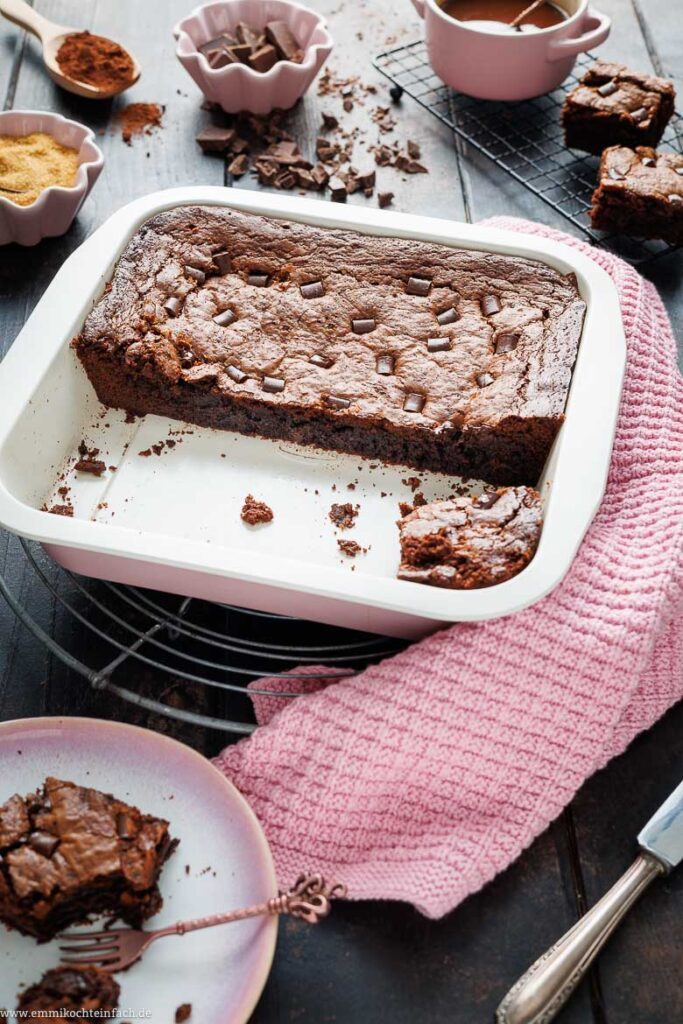 Brownie Rezept - einfach & saftig - emmikochteinfach Brownie Rezept - einfach & saftig - emmikochteinfach