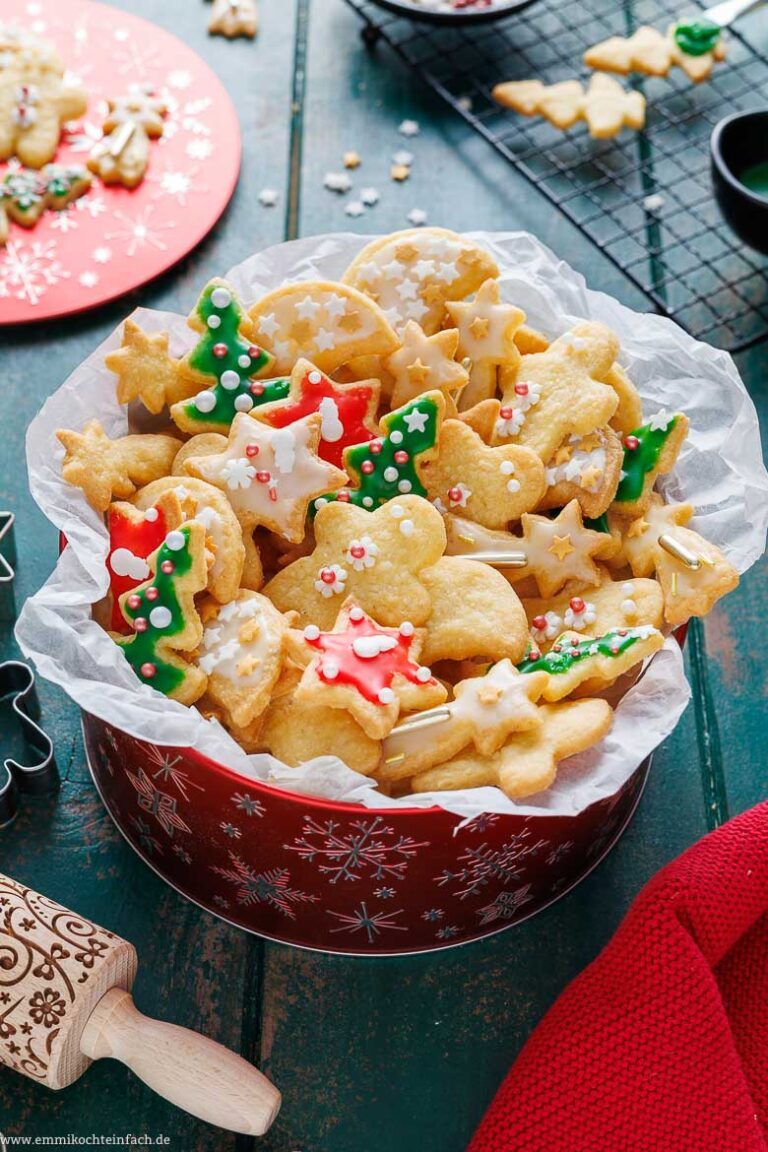 Butterplätzchen aus einfachem Mürbeteig Butterplätzchen aus einfachem Mürbeteig