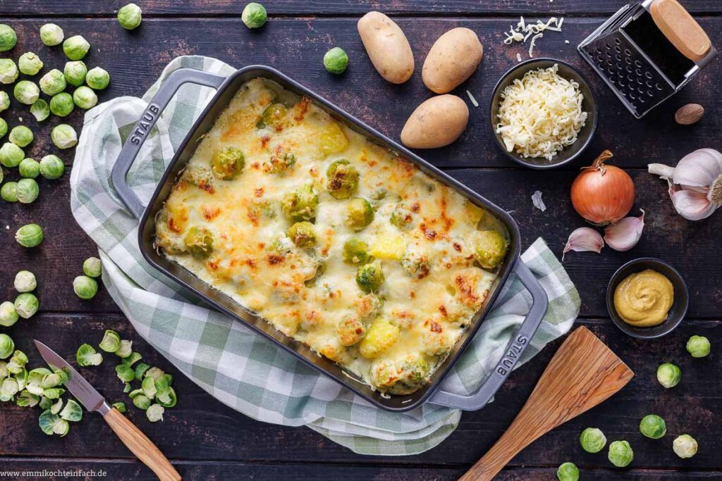 Rosenkohlauflauf mit Kartoffeln - emmikochteinfach Rosenkohlauflauf mit Kartoffeln - emmikochteinfach