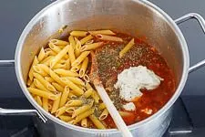 One Pot Pasta im Topf
