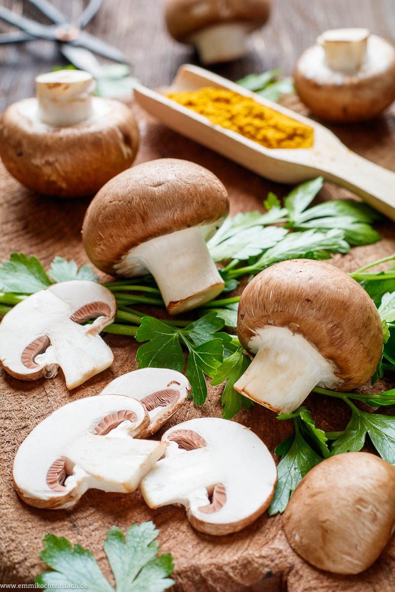 Frische Champignons für die Suppe