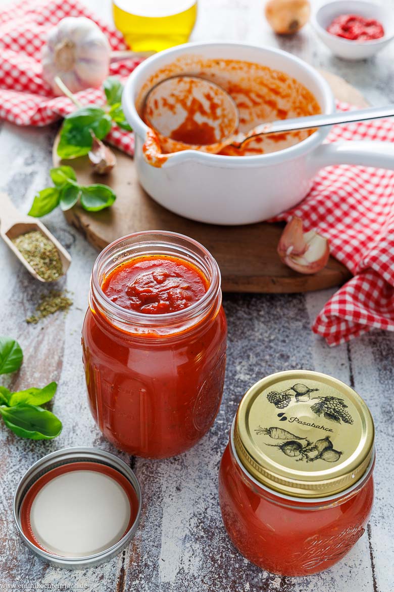 Tomatensoße im Glas