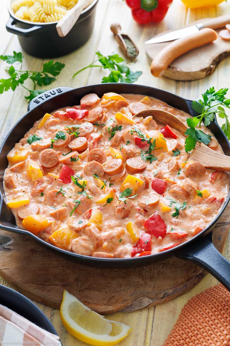 Würstchengulasch mit Paprika