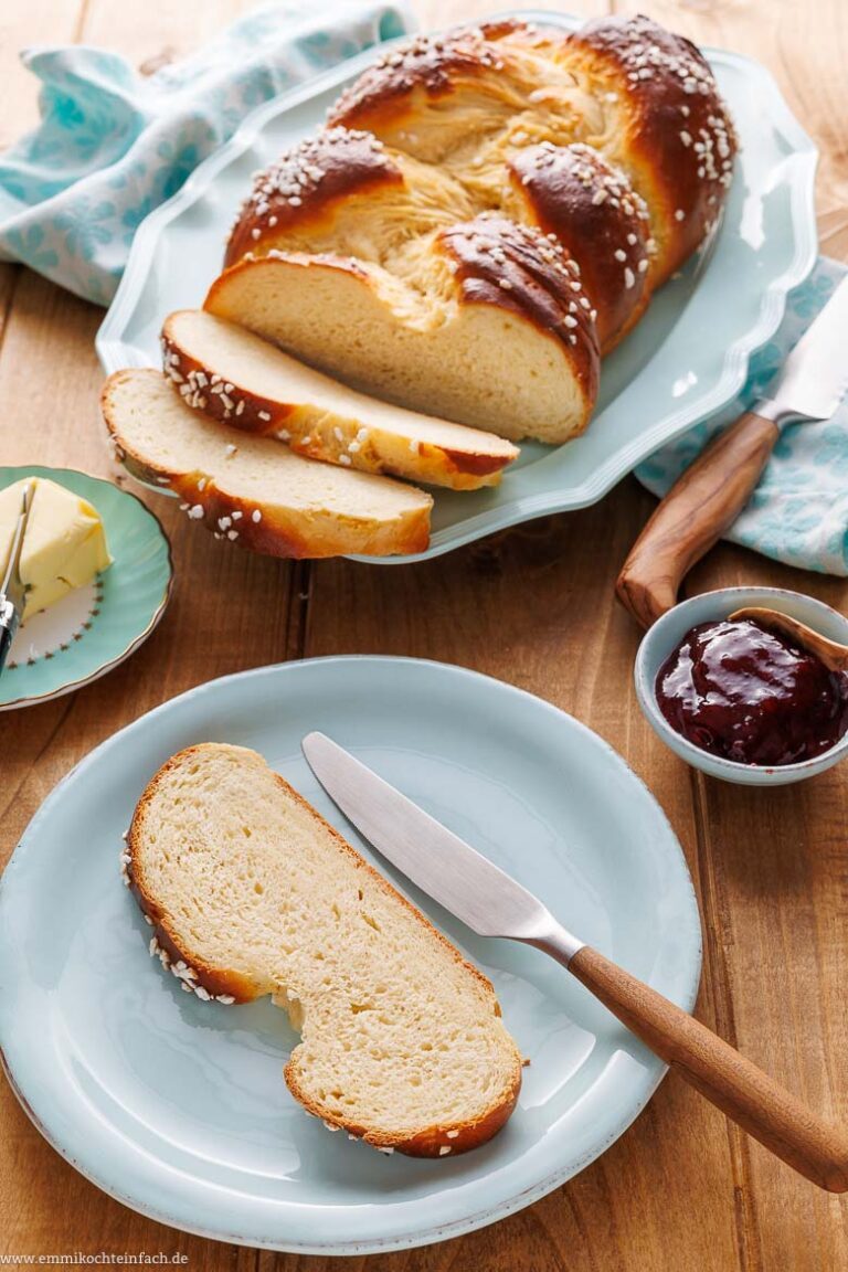 Hefezopf – Omas Klassiker - emmikochteinfach