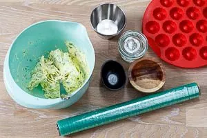 Bärlauchbutter formen und portionieren