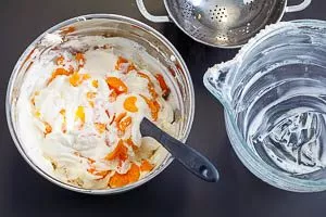Fantakuchen: Mandarinen in Schmandcreme r&uuml;hren