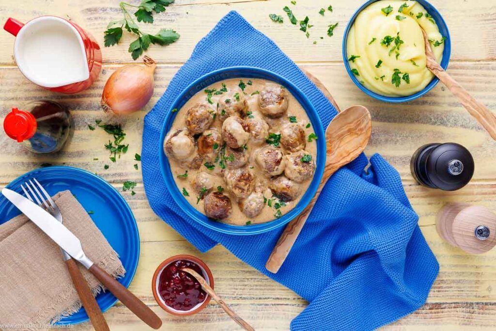 Köttbullar – einfach selbst gemacht - emmikochteinfach