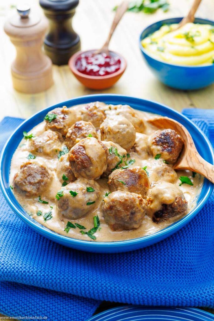 Köttbullar einfach selbst gemacht emmikochteinfach