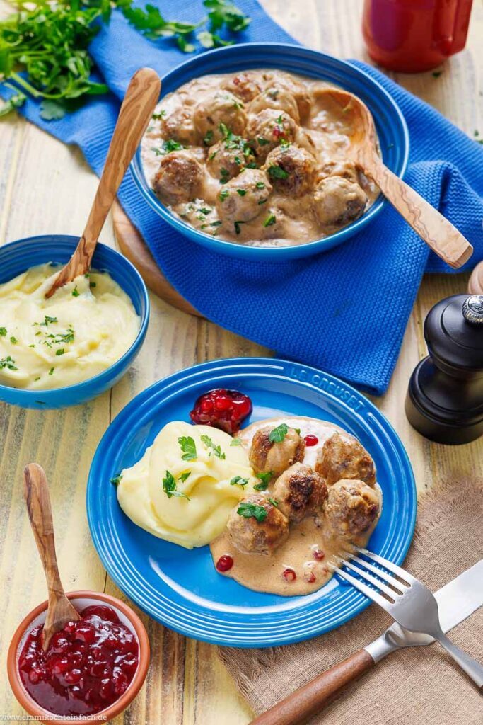 Köttbullar – einfach selbst gemacht - emmikochteinfach