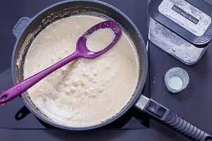 Andicken der Köttbullar-Soße